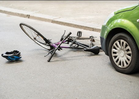 Sacramento Bicyclist Hospitalized With Serious Injuries in Crash on Fruitridge Road