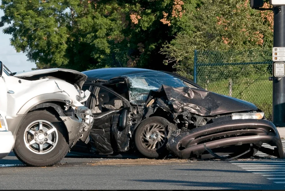 utter County Head-On Crash Causes Fatality and Injury on Live Oak Boulevard.