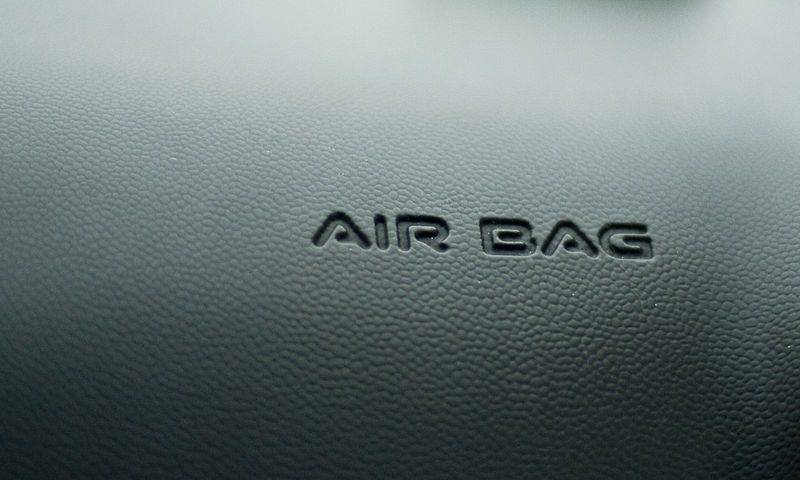 Air_Bag_2141469237