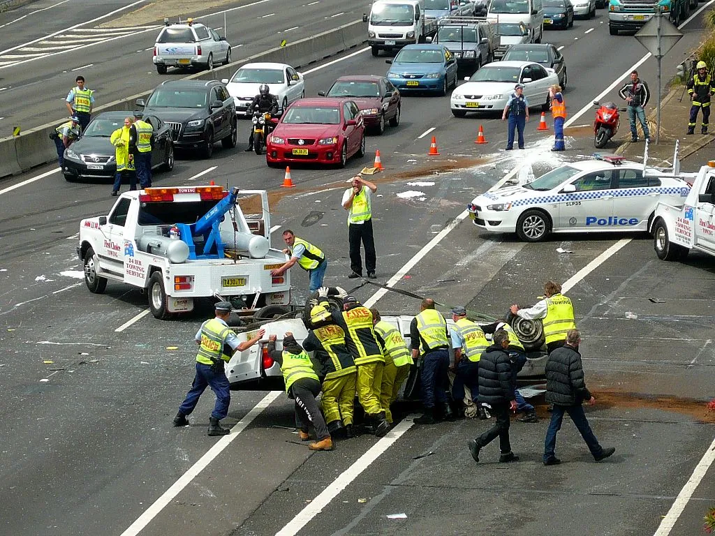 1024px-Multi_vehicle_accident_-_M4_Motorway_Sydney_NSW_8076163011