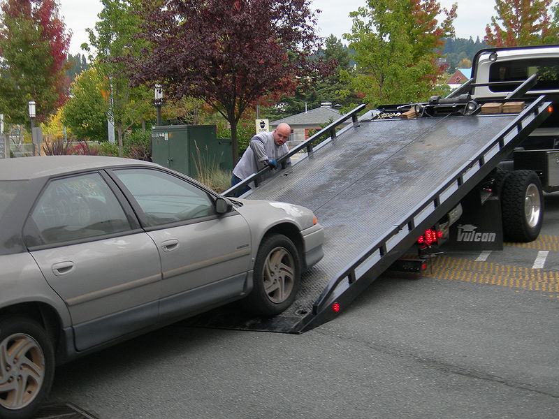 800px-Flat_Bed_Tow_Truck