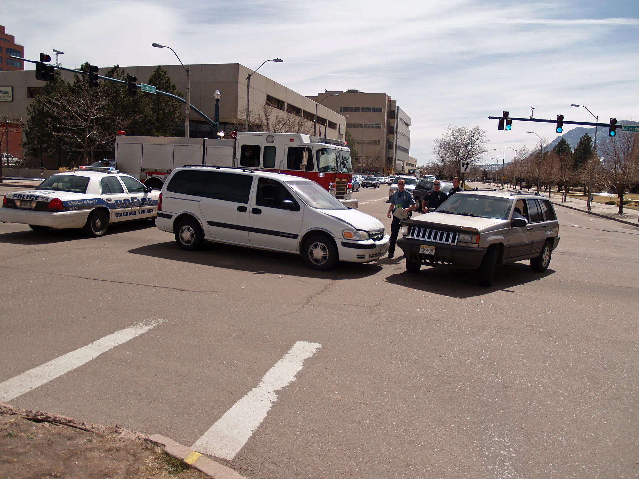 Car_Accident_in_Colorado_Springs_by_David_Shankbone-1