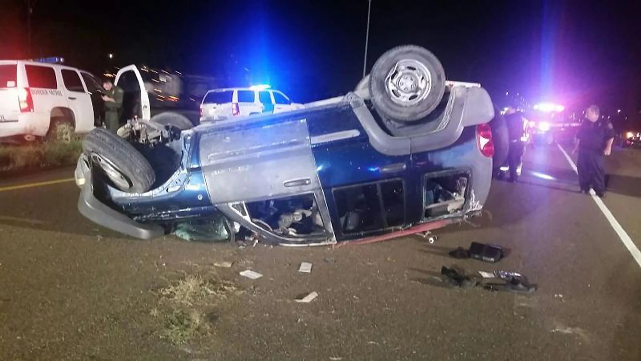 Rio_Grande_Valley_Border_Patrol_agents_provide_first_aid_to_accident_victim-2