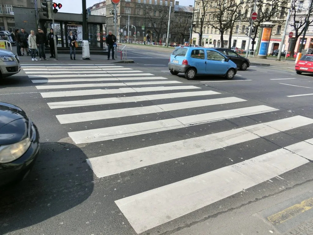 zebra-crossing-377532_1920-1024x768