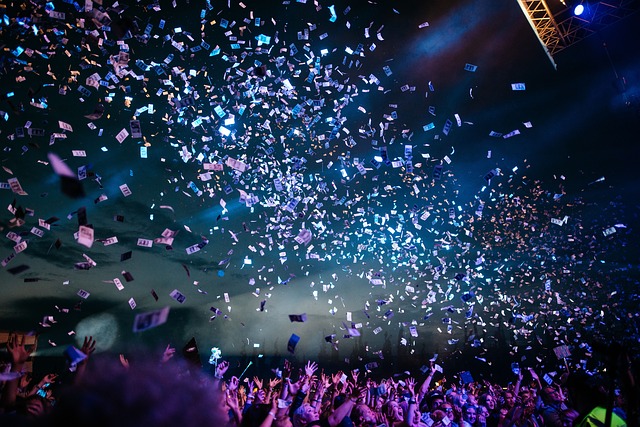 confetti-2571539_640