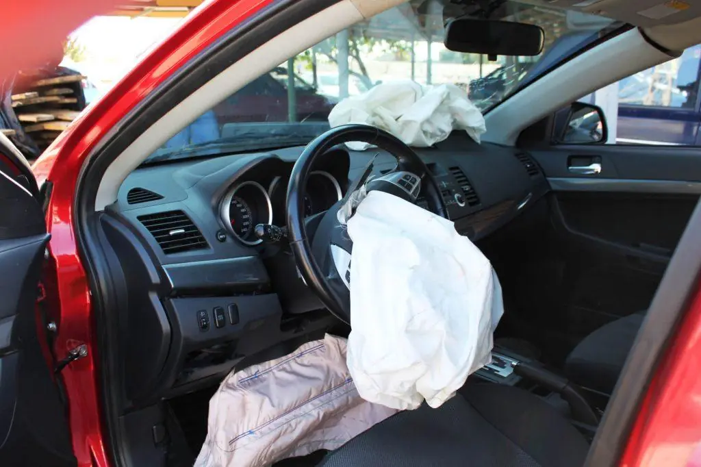 Airbags and the Prevention of Injuries