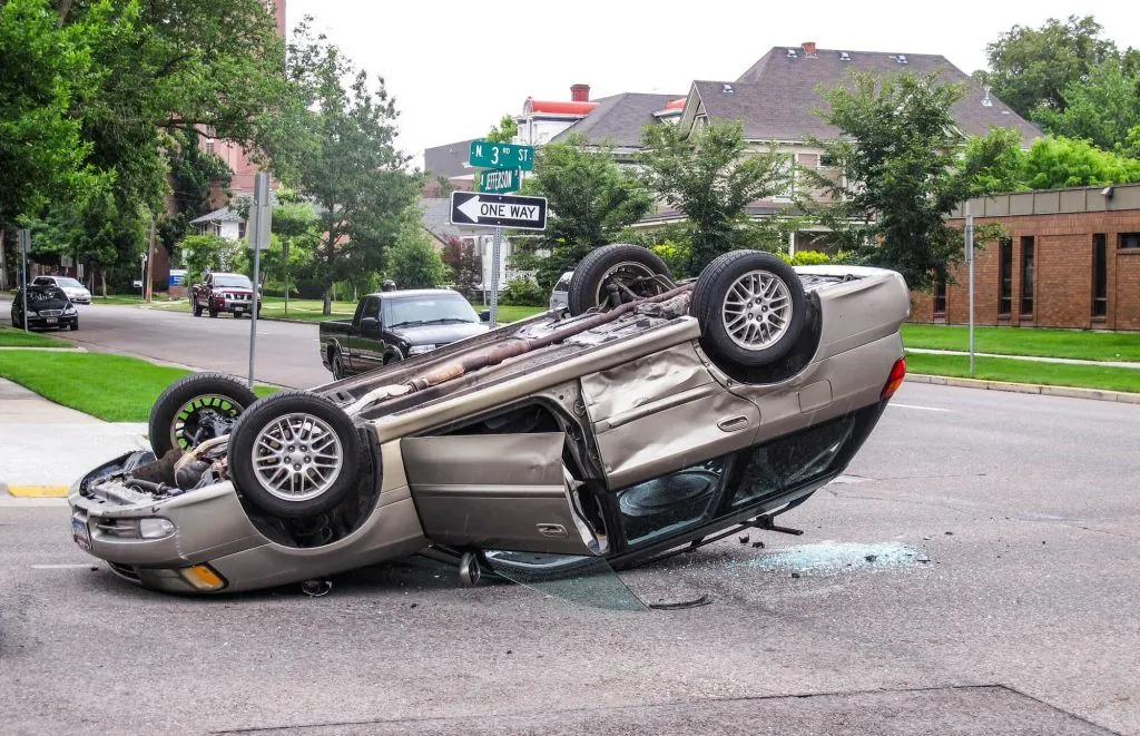 Driver and Passenger Experiences in Rollover Crashes