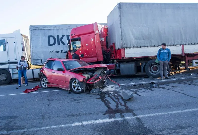 truck accident on 99